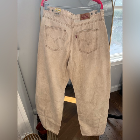 Levi's Women's High-Rise Cinch Waist Barrel Jeans in Light Beige 31x31 BNWT - Picture 12 of 16